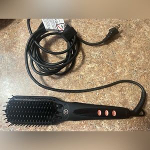 L’ange Le Vite ceramic straightening brush